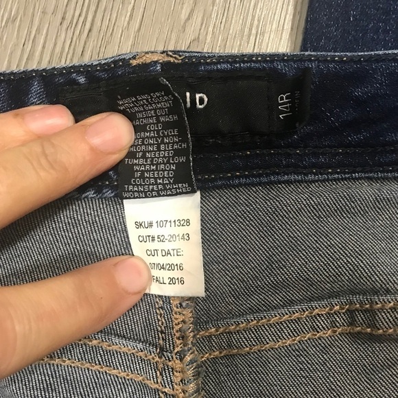 Torrid MediumWash Mid-Rise Tapered Leg Jeans          ‎ size 14R - Picture 4 of 6